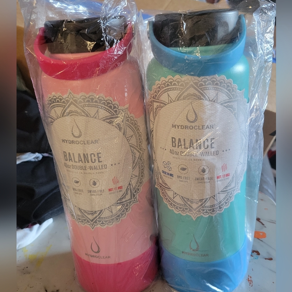 40 ox Hydroclear Balance silicone handle bottle